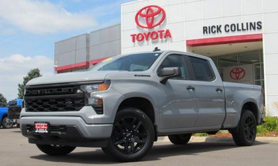 2024 Chevrolet Silverado Custom
