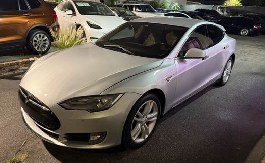 2014 Tesla Model S
