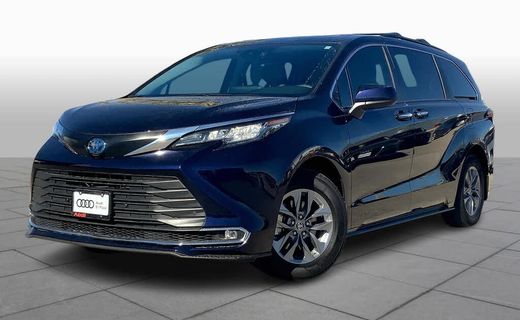 2022 Toyota Sienna XLE