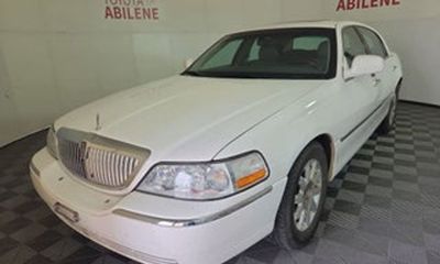 2007 Lincoln Town CAR Signature Limited