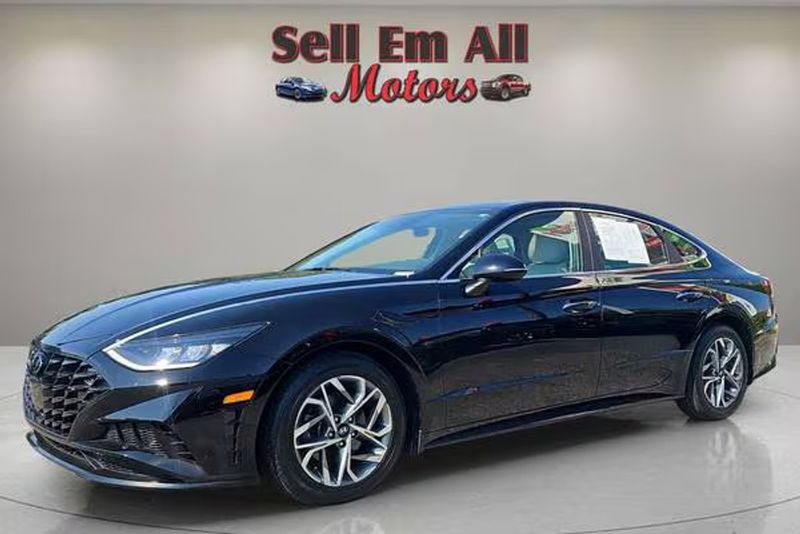 2023 Hyundai Sonata — a typically priced live listing