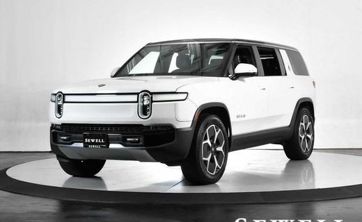2024 Rivian R1S Adventure