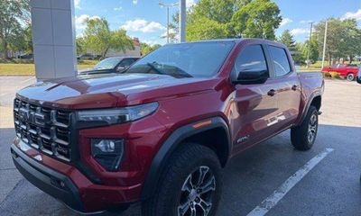 2025 GMC Canyon AT4