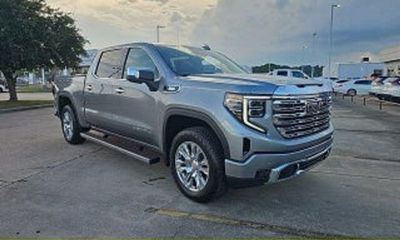 2025 GMC Sierra AT4