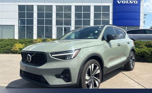 2024 Volvo XC40 Plus Dark