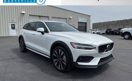 2025 Volvo V60CC Ultra