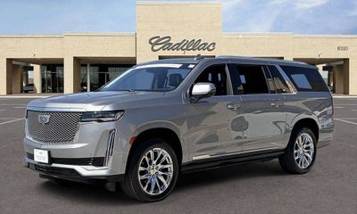 2023 Cadillac Escalade ESV Premium Luxury Platinum