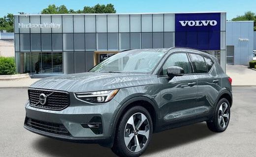 2026 Volvo XC40 Plus Dark