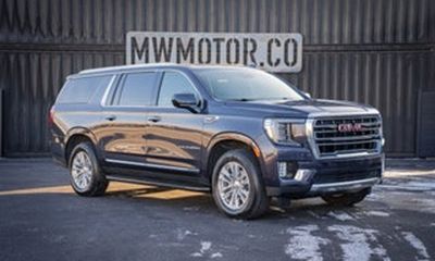 2023 GMC Yukon XL SLT