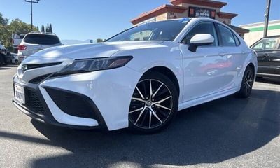 2021 Toyota Camry SE