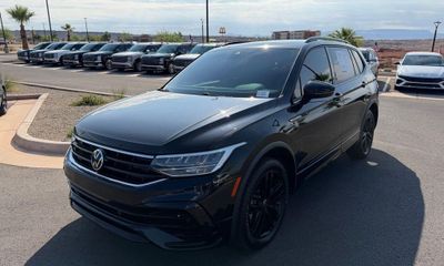 2022 Volkswagen Tiguan 4Motion SE R