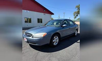 2001 Ford Taurus SE 2 Valve