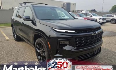 2025 Chevrolet Traverse RS