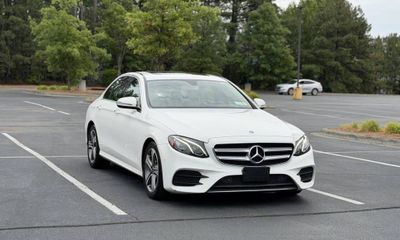 2018 Mercedes-Benz E-Class E300 4M