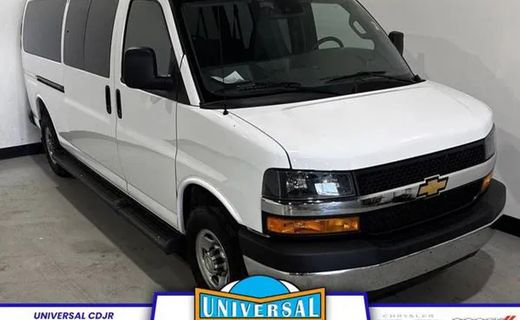 2025 Chevrolet Express LT EXT
