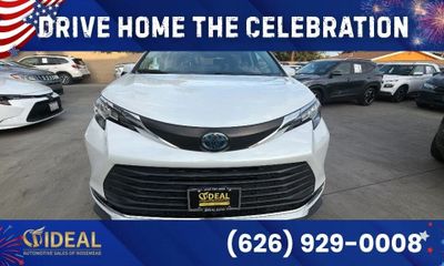2023 Toyota Sienna XLE