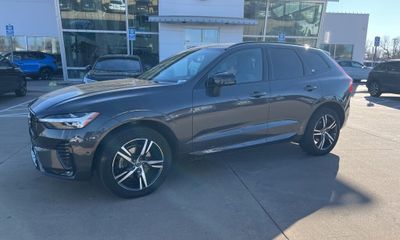 2022 Volvo XC60 R Design