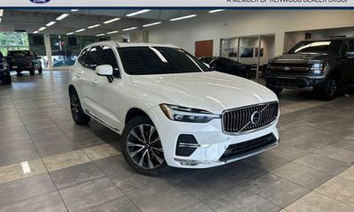 2023 Volvo XC60 Plus Bright