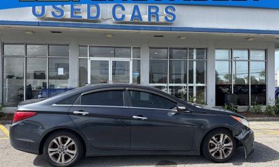 2011 Hyundai Sonata Middle Level