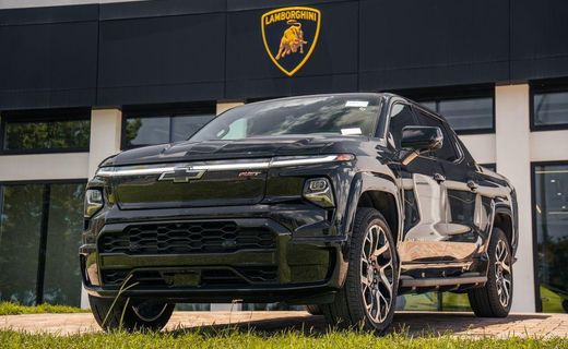 2025 Chevrolet Silverado RST