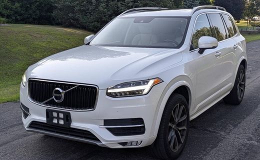 2019 Volvo XC90 Momentum