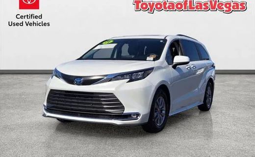 2024 Toyota Sienna XLE