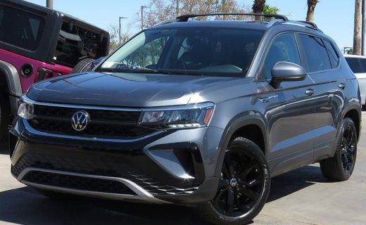 2023 Volkswagen Taos SE W Sunroof