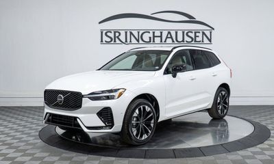 2026 Volvo XC60 Plus Dark