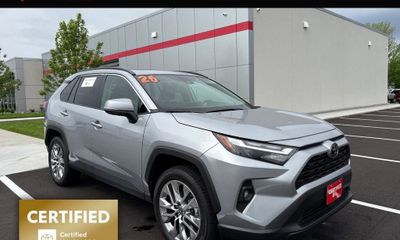 2025 Toyota RAV4 XLE Premium