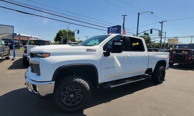 2024 Chevrolet Silverado HD LT