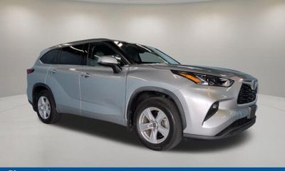2022 Toyota Highlander LE