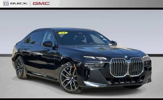 2024 BMW 740I