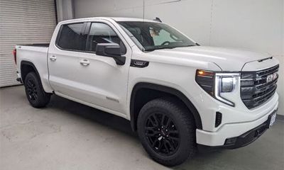 2023 GMC Sierra Elevation