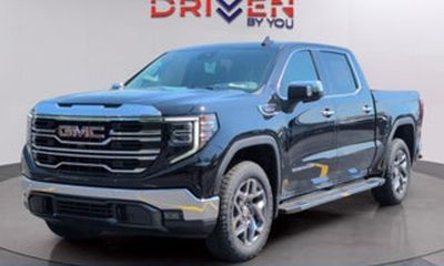 2026 GMC Sierra SLT