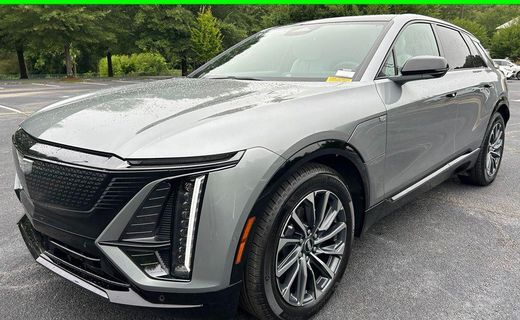 2025 Cadillac Lyriq Sport 1