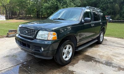 2004 Ford Explorer XLT