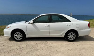 2004 Toyota Camry LE