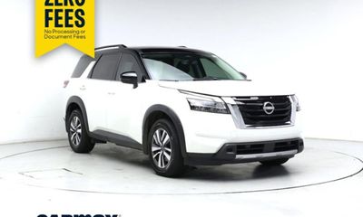 2024 Nissan Pathfinder SL