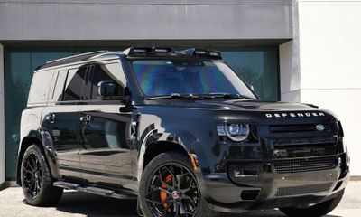 2022 Land Rover Defender 110 SE