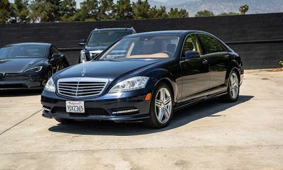 2013 Mercedes-Benz S-Class S550V 4 Matic