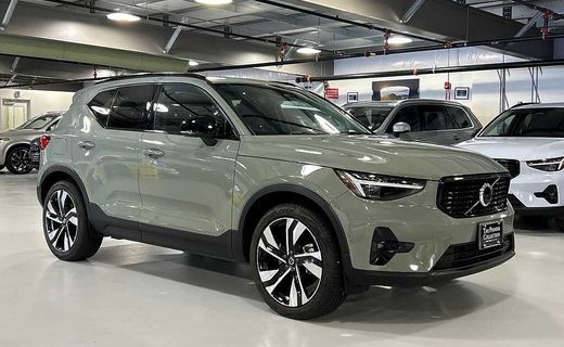 2023 Volvo XC40 Ultimate Dark