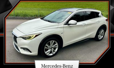 2018 Infiniti QX30 Premium