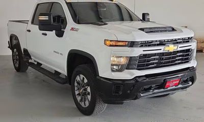 2024 Chevrolet Silverado HD Custom