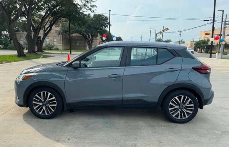 2023 Nissan Kicks — a typically priced live listing