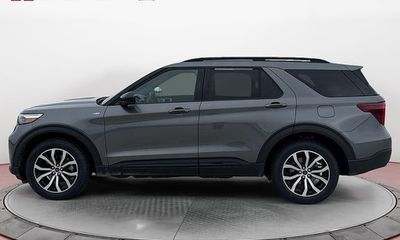 2023 Ford Explorer ST Line