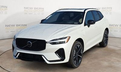 2026 Volvo XC60 Plus Dark
