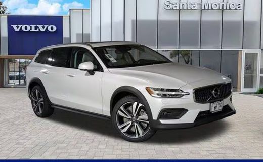 2026 Volvo V60CC Plus