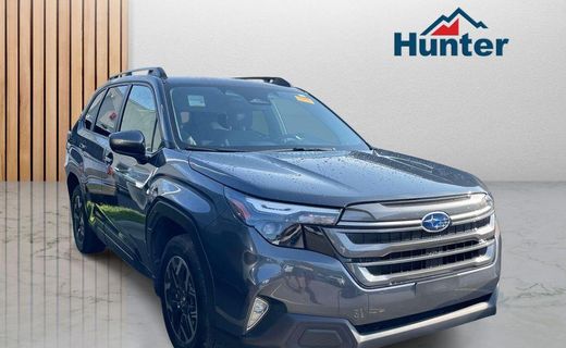 2025 Subaru Forester Premium Base