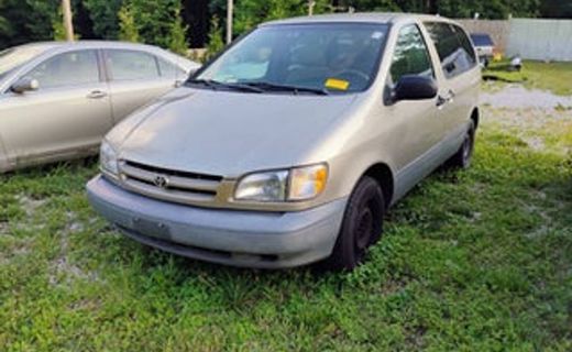 2000 Toyota Sienna CE