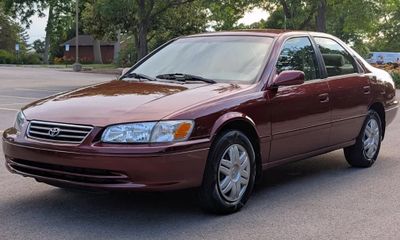 2000 Toyota Camry LE